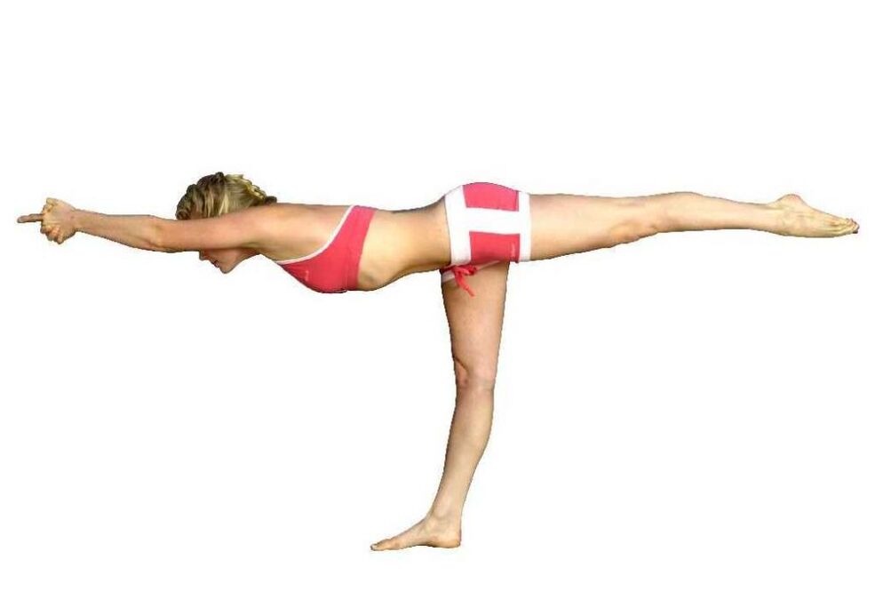 Menyeimbangkan satu kaki dengan tanjakan akan membantu Anda menurunkan berat badan