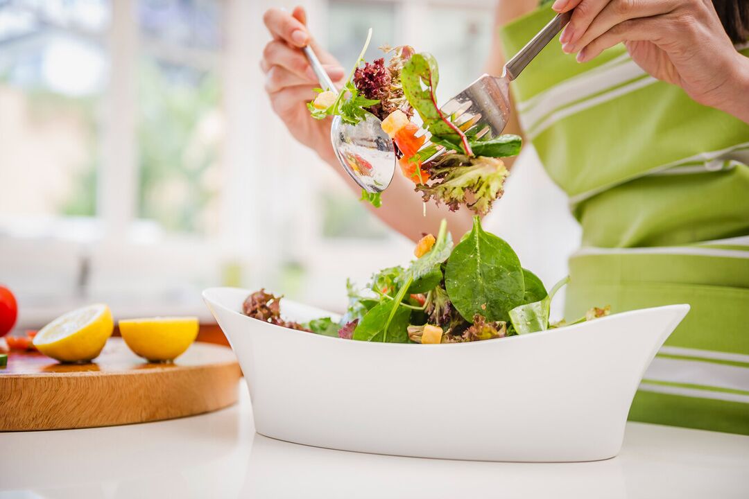 Mengatur pola makan seimbang berkontribusi pada penurunan berat badan yang kompeten dalam seminggu